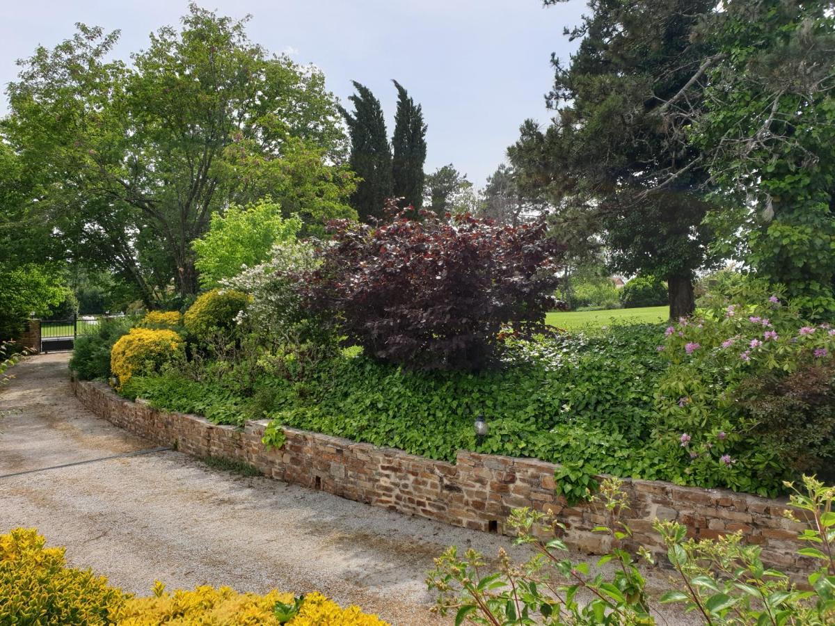 Le Fuchier Bed and Breakfast Saint-Martin-de-Fressengeas Εξωτερικό φωτογραφία